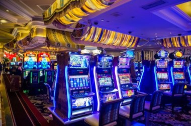 Microgaming RTP and volatility information displayed on voxy88 game tiles